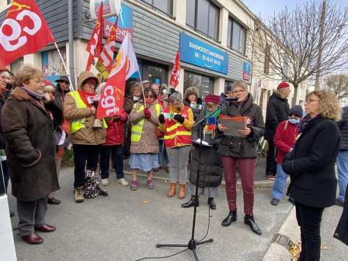 La Rochelle : des retraités rassemblés devant le siège du Medef pour une meilleure « justice sociale »