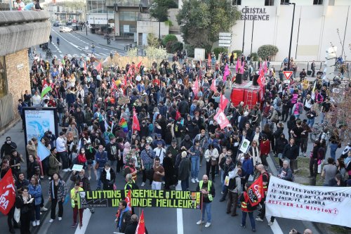 Affrontements à Sainte-Soline : à Bordeaux, les militants ont fait cause commune contre les « violences policières »