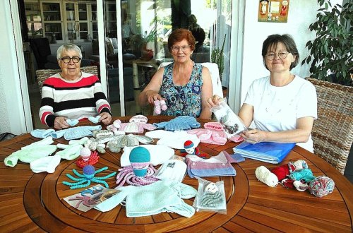Landes : une habitante de Magescq tricote des pieuvres pour les bébés prématurés de Dax