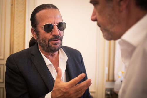Européennes 2024 : le chanteur et ex-candidat aux élections Francis Lalanne déclaré inéligible