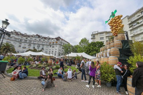 À Pau, la Terrasse du jurançon fait son retour sur le boulevard des Pyrénées pour célébrer le vin