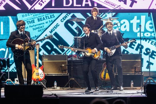 Les Bootleg Beatles : dans les coulisses d’un concert du fameux groupe hommage