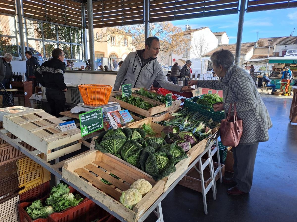 Villeneuve-sur-Lot : le marché bio mise sur la gourmandise, le prix et la convivialité pour durer encore 50 ans