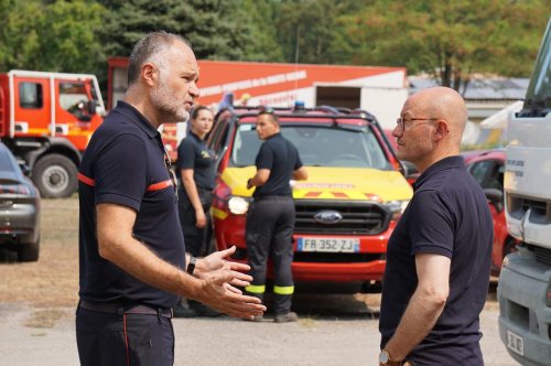 Incendie en Gironde : à Hostens dans le camp retranché des pompiers