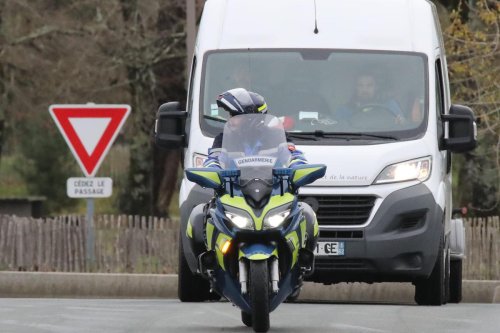 A 63 en Gironde : il s’est endormi au volant de son camion, qui s’est couché, perturbant la circulation sur l’autoroute