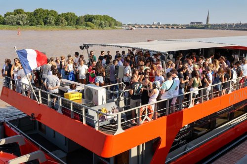 À Bordeaux River Cruise, « on a préféré ne pas attendre la collectivité pour électrifier le ponton »