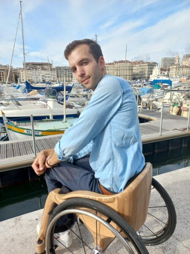 Visite du pape à Marseille : pour le souverain pontife, un fauteuil en bois créé en Dordogne