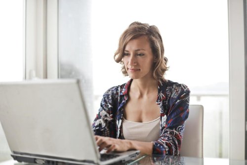 Vie pratique : glisser cette formule de politesse dans vos emails augmenterait nettement vos chances de réponse