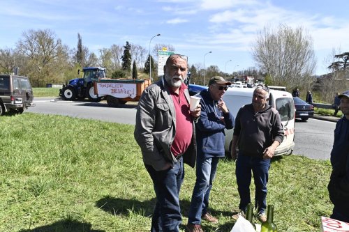 Marine Tondelier en Lot-et-Garonne : A Villeneuve-sur-Lot, la journée des tuyaux percés
