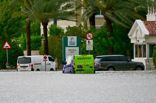 Vidéos. Plusieurs pays du Golfe sous les eaux, au moins 18 morts à Oman dans des inondations