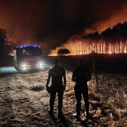 Incendies en Gironde : une nuit dans la fournaise à Belin-Béliet