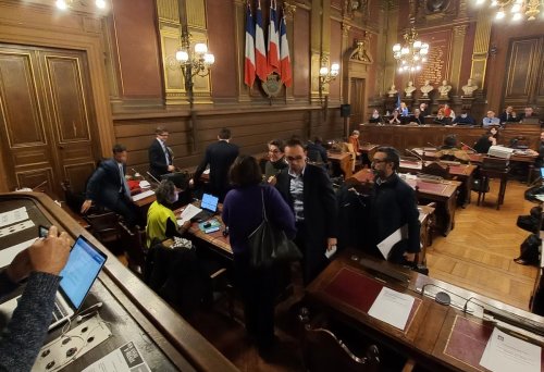 Bordeaux : budget, retraites... L’art du non-débat en conseil municipal