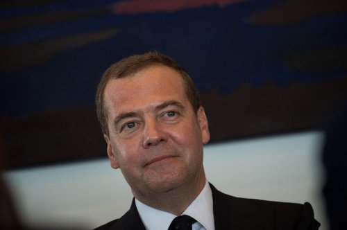 Guerre en Ukraine : l’ex-président russe Dmitri Medvedev en visite chez les séparatistes