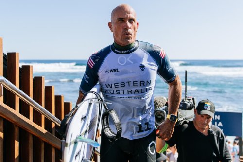 JO de Paris 2024 : la légende du surf Kelly Slater soutient les opposants à la tour des juges à Tahiti