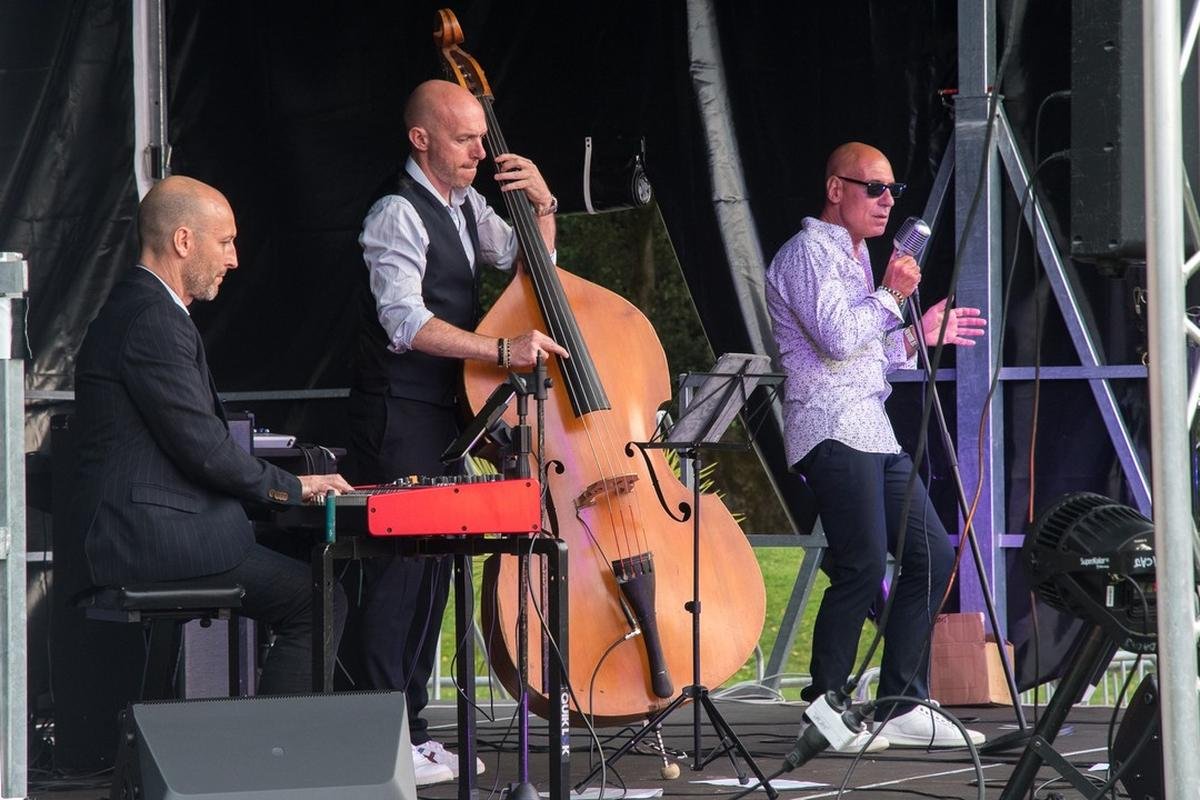 Jazz et millésimes, un voyage estival entre arômes et mélodies dans le vignoble bordelais