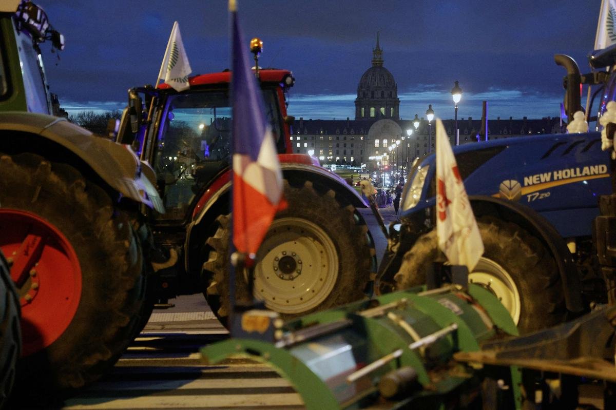DIRECT. Colère des agriculteurs : 350 tracteurs sont à Paris, des actions en cours dans le Sud-Ouest… Suivez le fil de la journée