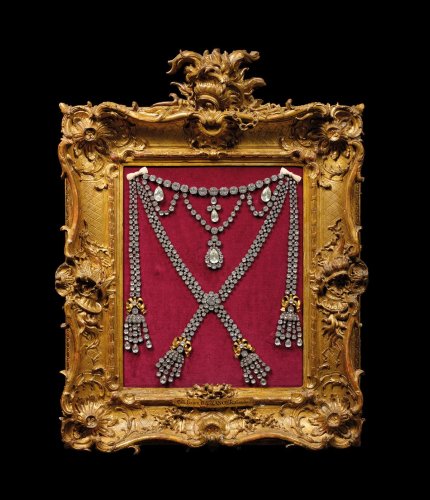 La réplique officielle du fameux collier de Marie-Antoinette va être vendue aux enchères à Paris