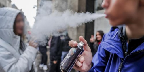 E-cigarette, médicaments, jeux en ligne : quelles sont les nouvelles addictions qui touchent les ados ?