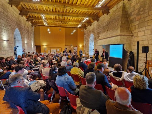 Patrimoine : pompiers et propriétaires de châteaux réunis en Dordogne pour se prémunir contre les incendies