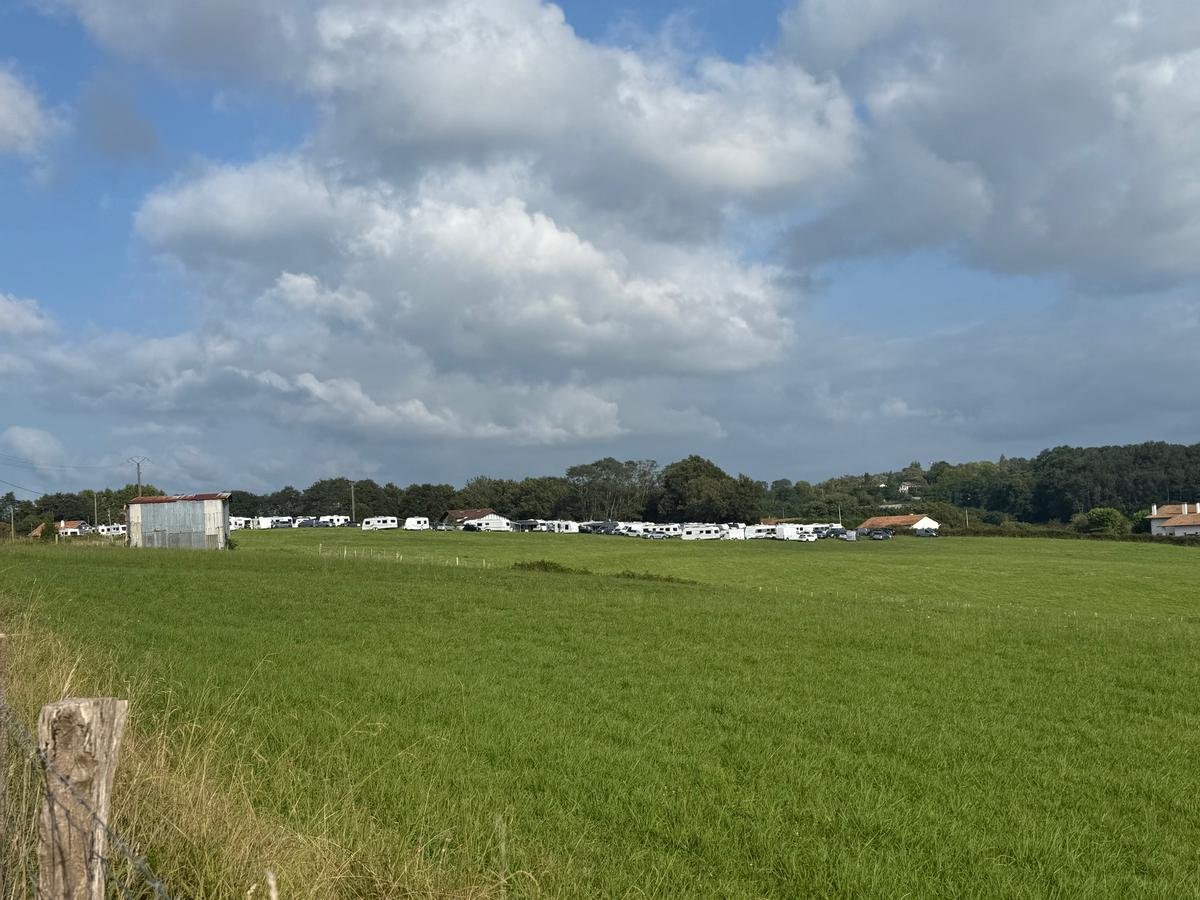 Pays basque : deux terrains agricoles investis par les gens du voyage à Arbonne