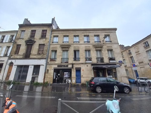 Feu d’appartement à Bordeaux : un occupant est mort, un pompier s’est blessé