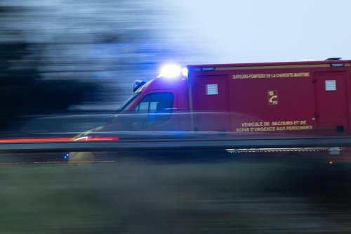 A Bordeaux, un camion traverse le terre-plein central et tue un automobiliste, la rocade est coupée