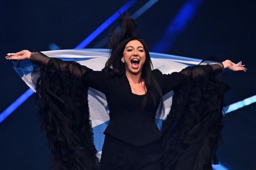 Eurovision : sommée de ne rien dire, la télévision espagnole défie l’organisateur avec un message de soutien à Gaza