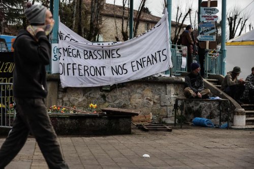 Bassines de Sainte-Soline : les élus écologistes réclament un moratoire