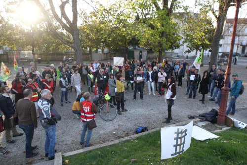 « Que nos larmes ne remplissent pas leurs méga bassines » : une centaine de personnes réunie contre les violences policières à Agen