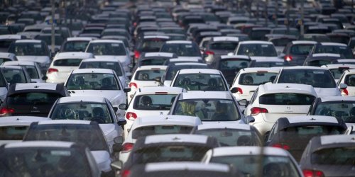 Économie : la consommation des ménages a fortement diminué en mars, au plus bas depuis 2014