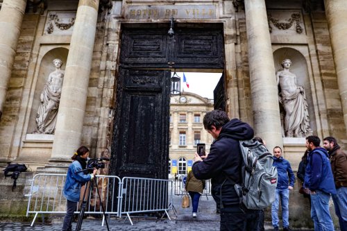 « Choquant », « Ça fait mal au cœur » : après l’incendie à la mairie de Bordeaux, les réactions des Bordelais
