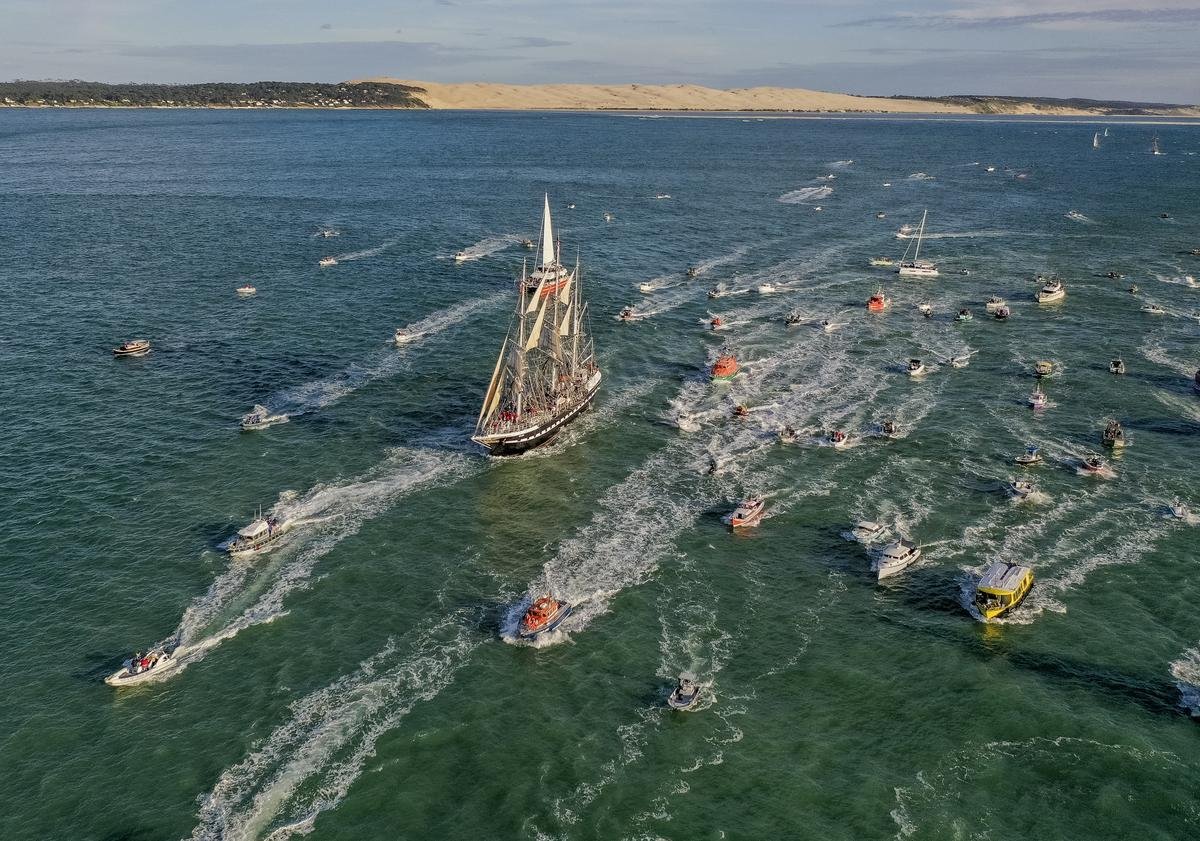 En images. « Belem », « Belle Poule »… l’arrivée majestueuse des grands voiliers dans le bassin d’Arcachon