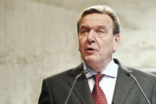 Guerre en Ukraine : Schröder, proche de Poutine, menacé de perdre ses avantages d’ex-chancelier