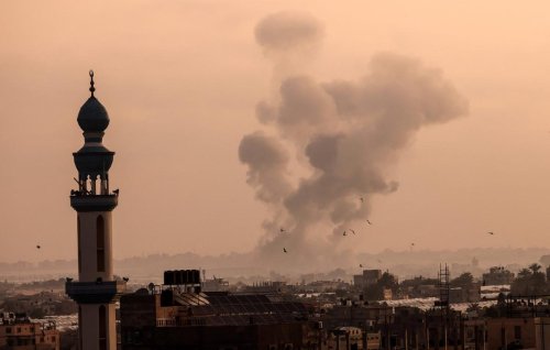 Dans la bande de Gaza, Israël dit avoir frappé 130 cibles militaires et tué 15 militants dans la nuit