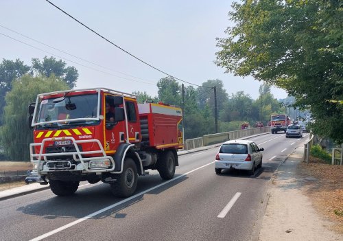 Incendie en Gironde : épargnée par les flammes, Salles subit les itinéraires alternatifs