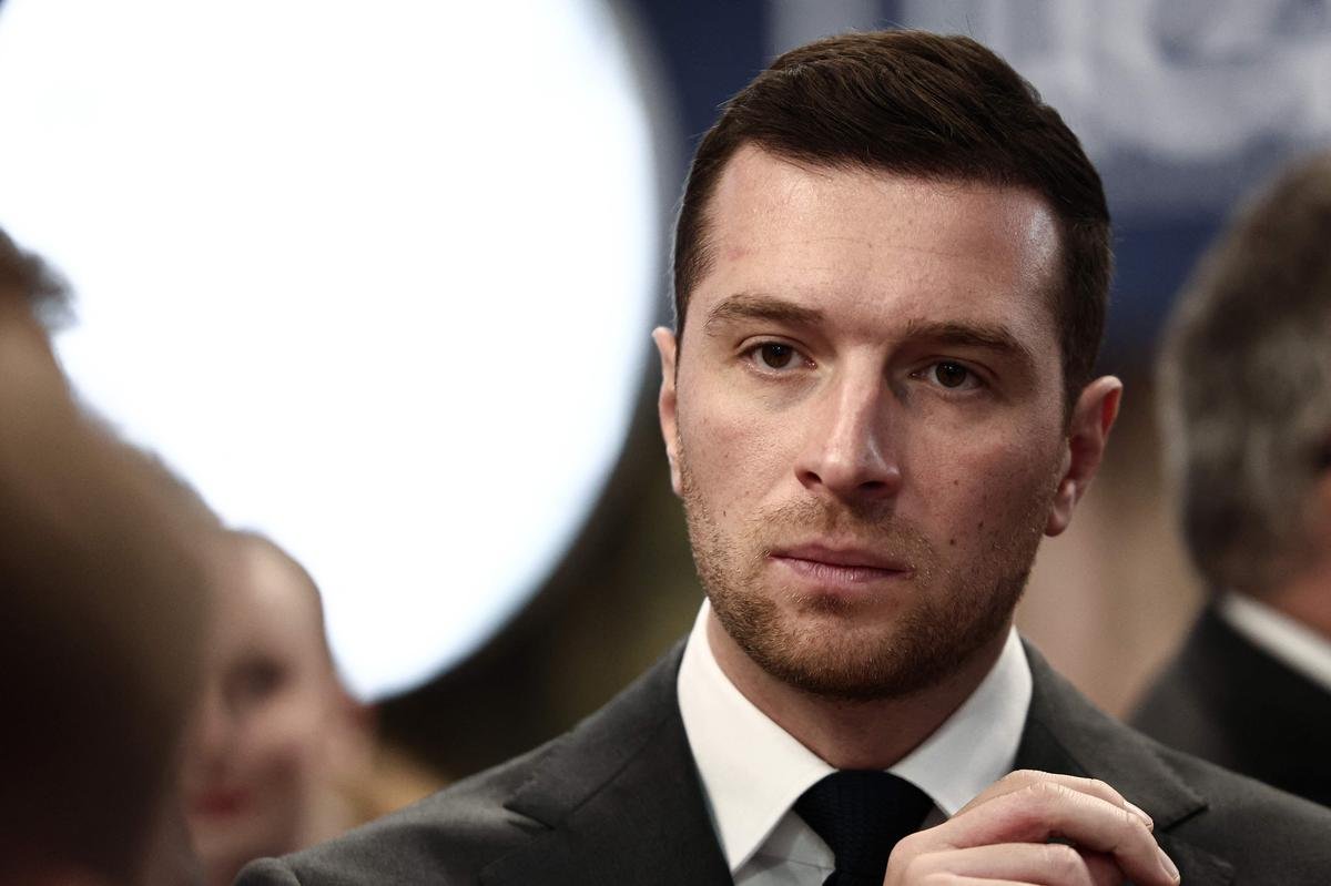 Vidéo. Jordan Bardella enfariné lors d’une visite à la foire agricole de Vesoul : un mineur en garde à vue