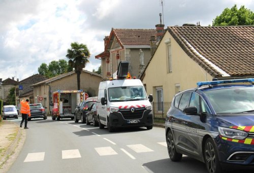 Dordogne : agacé parce qu’un véhicule le suit de trop près, il freine brusquement et se fait rentrer dedans