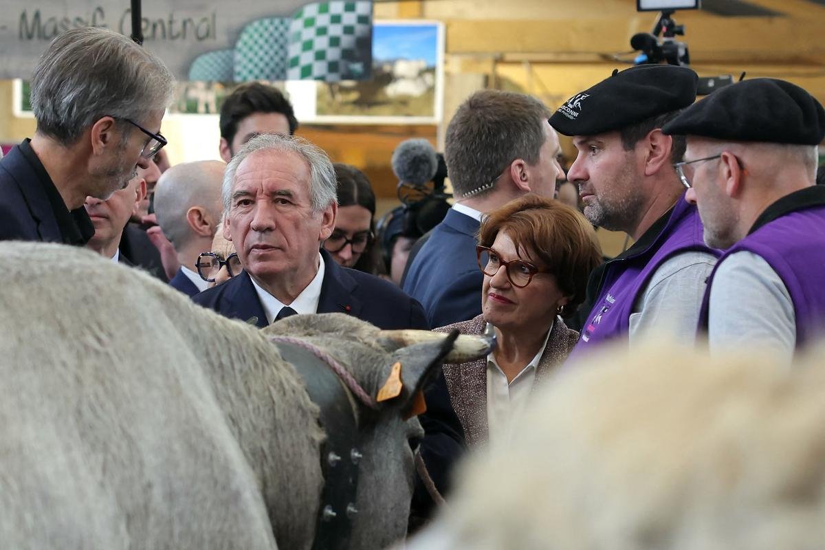 Salon de l’agriculture : François Bayrou reconnaît que « tous les problèmes ne sont pas résolus »