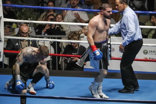 Boxe : et de trois pour le Rochefortais Mnatsakan Movsesyan, devant son public cette fois