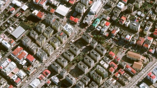 Séisme en Turquie et en Syrie : ces images satellites permettent de repérer les immeubles effondrés à Osmaniye