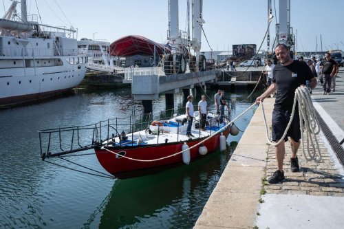 La Rochelle : le voilier « Joshua », flambant neuf, retrouve les eaux