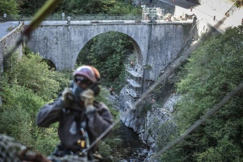 Pyrénées : pour rénover le pont d’Enfer, le Haut-Béarn fait appel à Stéphane Bern