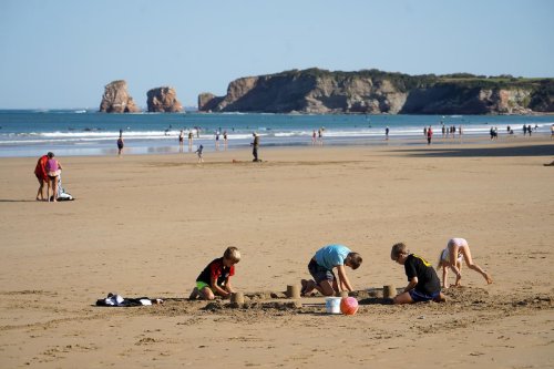 D’Anglet à Hendaye, 21 plages du littoral basque ont obtenu le label Pavillon bleu 2023