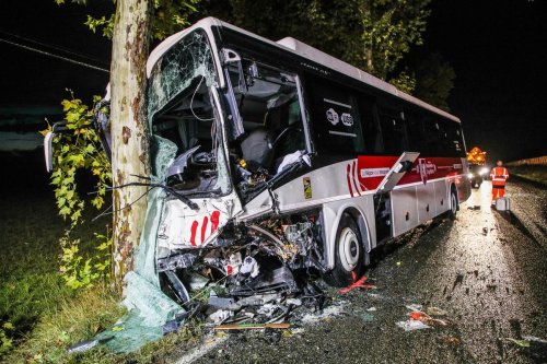 Lot-et-Garonne : un mort dans une collision entre un bus scolaire et un fourgon