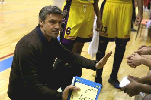 Stade Montois Basket : « J’essaie de leur redonner le goût de se battre », explique le nouveau coach Christian Ortega