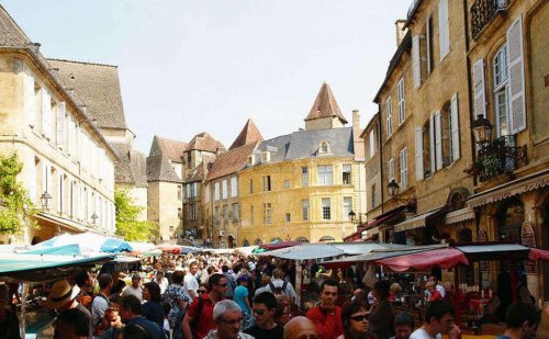 Deux villes de Nouvelle-Aquitaine parmi les plus accueillantes selon booking.com