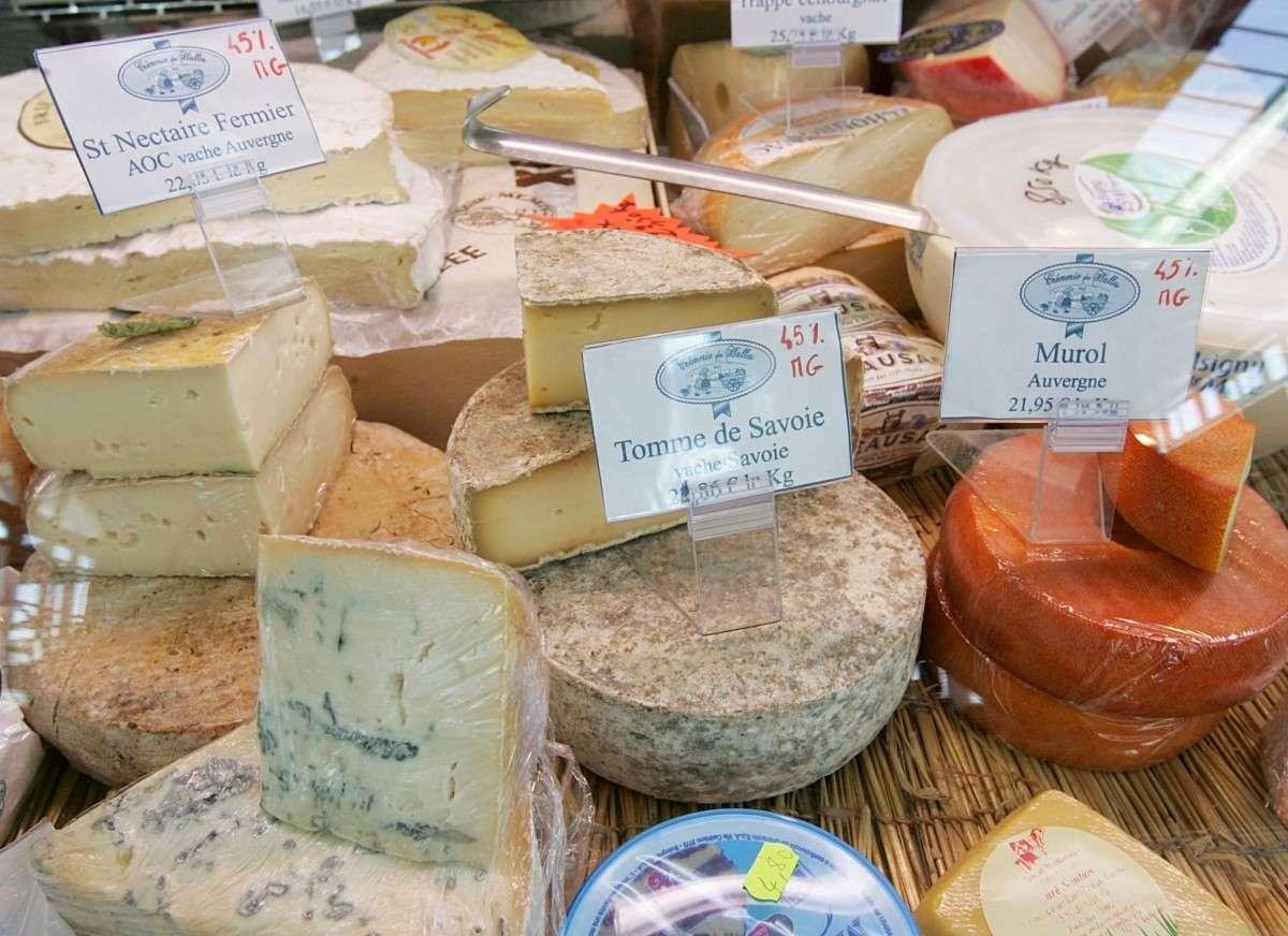 Taxes de Trump : après les vins, les fromages français craignent d’être les prochaines victimes