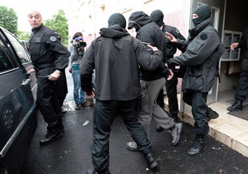 Terrorisme : six hommes jugés pour avoir préparé des actions djihadistes depuis une boucherie de Brest