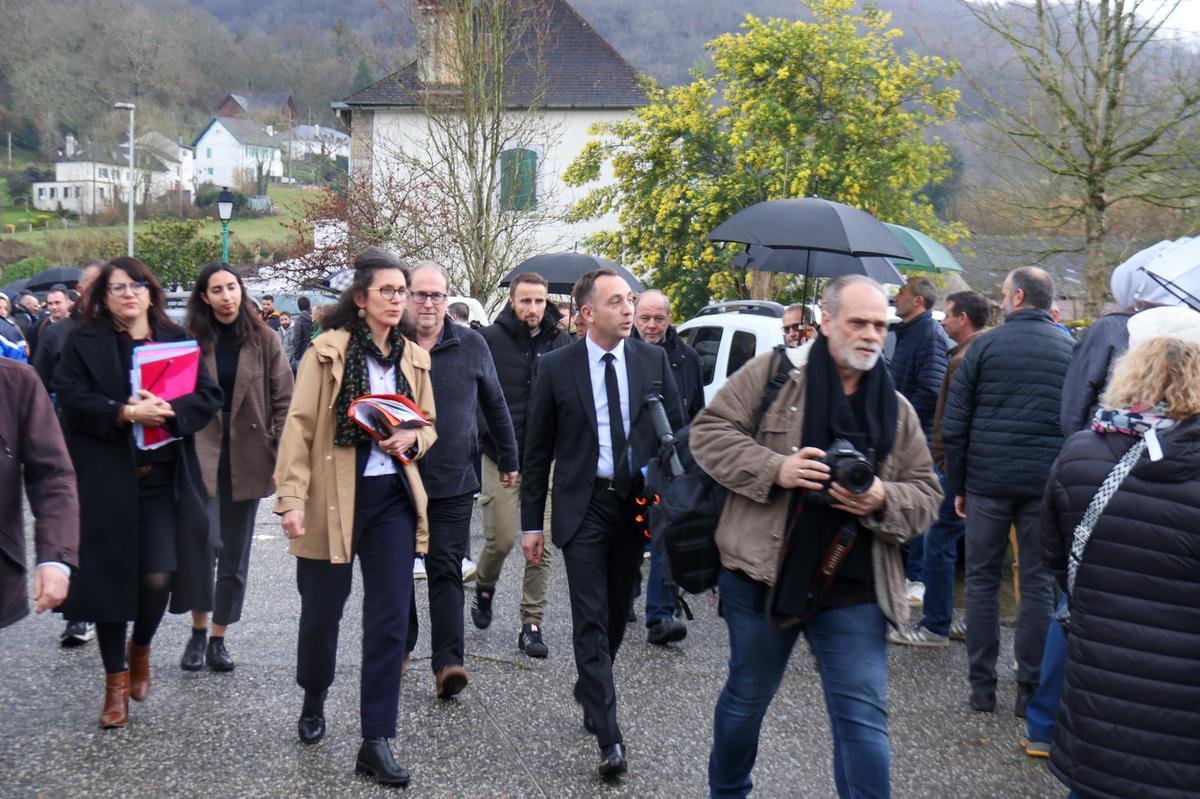 Pyrénées-Atlantiques : les 13 éleveurs impactés par la tuberculose bovine reçus par le préfet et le président du Département