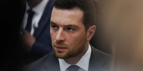 Jordan Bardella, en visite en Israël, présente le RN comme “un bouclier contre l’antisémitisme”